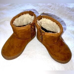 Cat & Jack Girls Boots Size 5